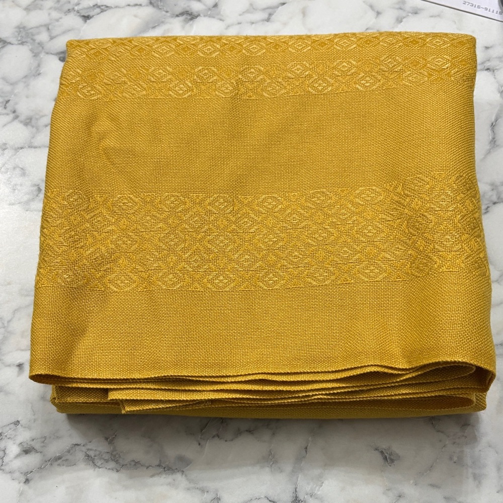 Striped/Textured Table Linen - Picture 3 of 3